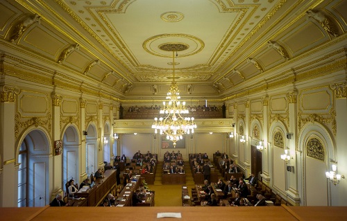 Чешский парламент отказался поддержать санкции против России.
